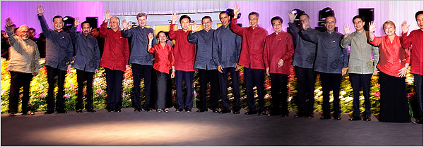 World Leaders in Singapore for the Asian-Pacific Economic Cooperation summit on 11/14/09 - Stephen Crowley/The New York Times